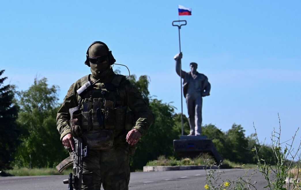 Росія скидає з дронів фейкові листівки‑гривні з QR‑кодами у прикордонних районах України 3