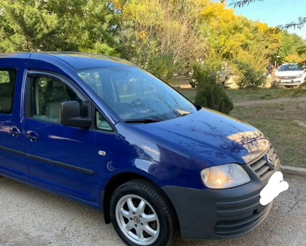 Затримали 46-річного киянина з Volkswagen Caddy: у Києві водій обстріляв авто на вулиці Мрії 5