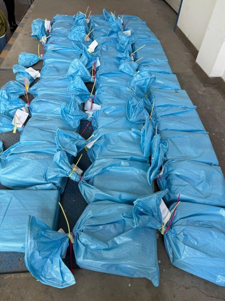 "Ощадбанк" показав гроші та цінності, які повернули з Угорщини 11