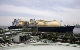 Катар відновив експорт СПГ через Ормузьку протоку – дані Bloomberg 9