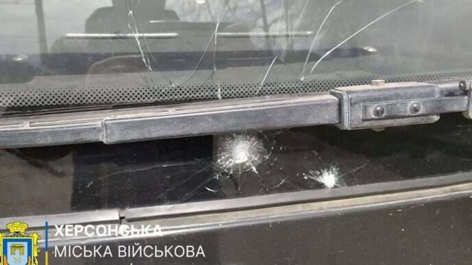 Атака дрону на мікроавтобус у Херсоні: підсумки та реакція 28 Атака дрону на мікроавтобус у Херсоні: підсумки та реакція 27