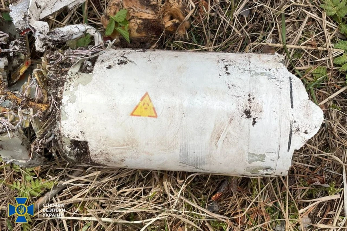 СБУ виявила радіацію на уламках дрона під Черніговом: росіяни використовують уран 177