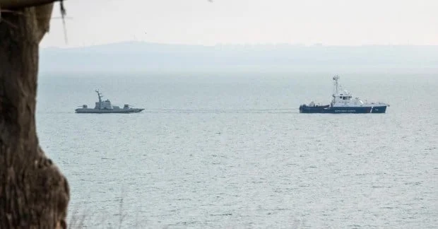 Російський конвой з десятьма кораблями прямує до Європи: деталі маршруту та склад 65