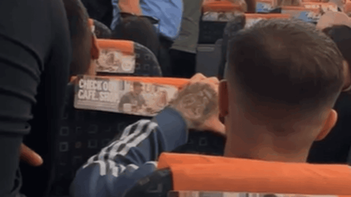 П'яна пасажирка на рейсі easyJet до Анталії змусила змінити маршрут та затримати поліцейську операцію 31