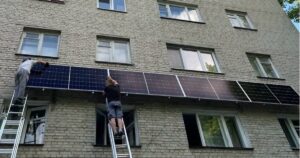 Сонячні панелі plug‑in для розетки: ефективність, економія та захист під час відключень 29
