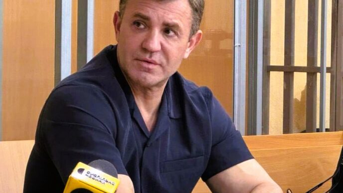 Тищенка "дотиснули" примусовим приводом: суд у Дніпрі продовжив справу 24 Тищенка "дотиснули" примусовим приводом: суд у Дніпрі продовжив справу 23