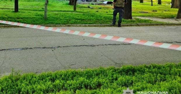Вибух припаркованої автівки в Дніпрі: два поранені, розслідування поліції 3