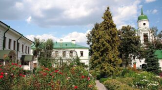 Флорівський монастир у Києві: масонська церква та могила матері Мазепи 217