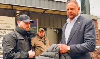 Внесли 154 млн замість 140. Єрмак вийшов під заставу: повний список усіх, хто вніс гроші, і деталі скандалу 17