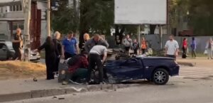 Водій у Дніпрі влетів у зупинку: що відомо про ДТП 31