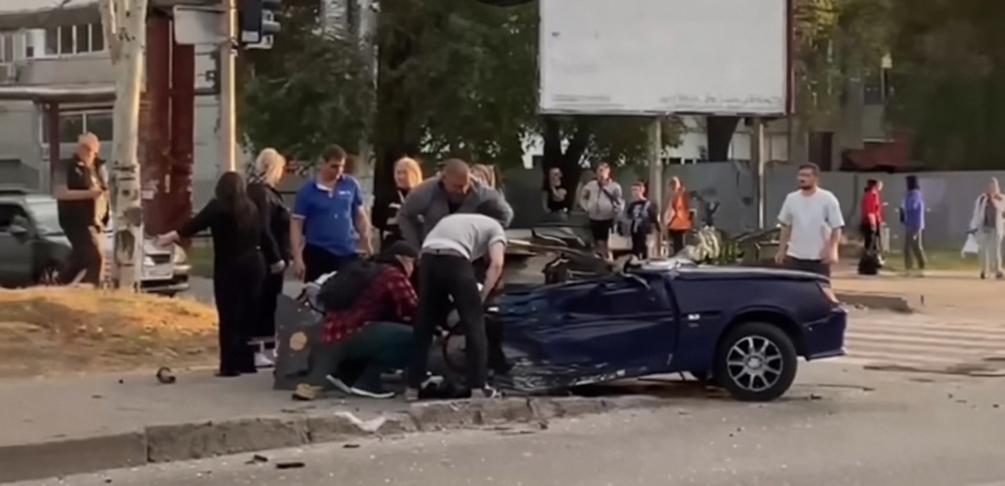 Водій у Дніпрі влетів у зупинку: що відомо про ДТП 149