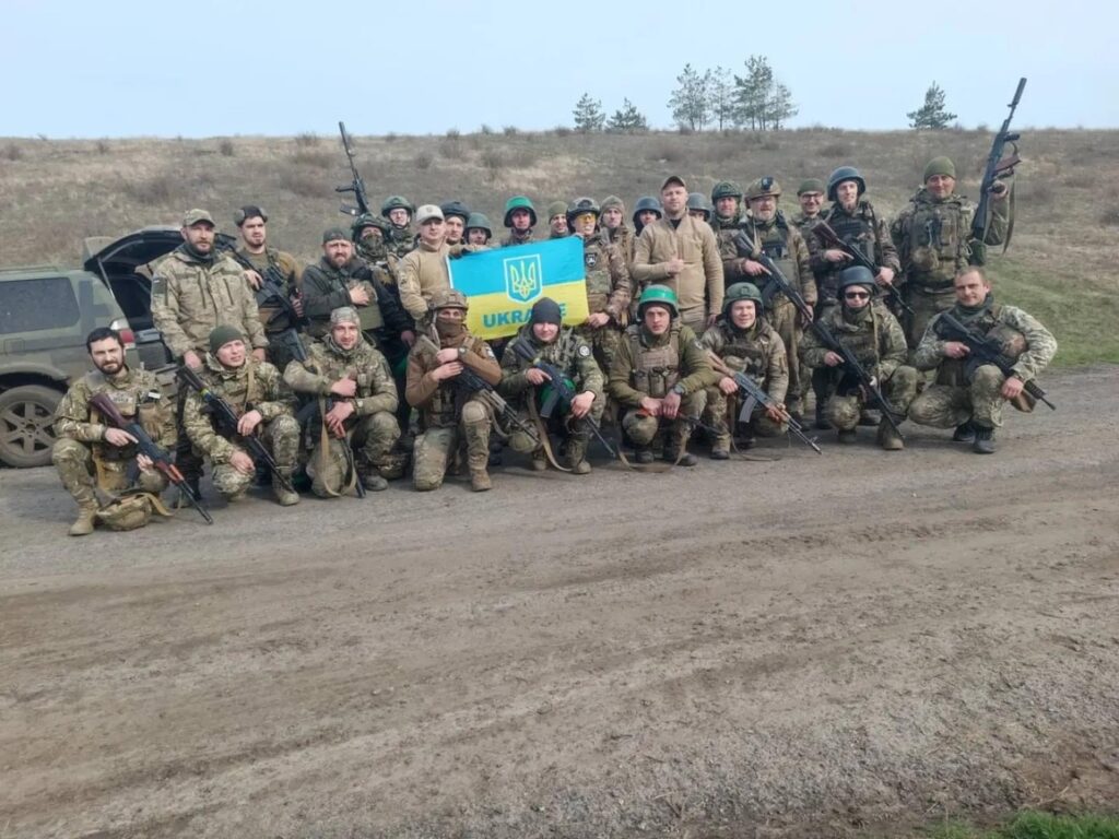 Скеля на 9 смугах: як найбільший штурмовий полк ЗСУ тримає фронт і відповідає на критику 5