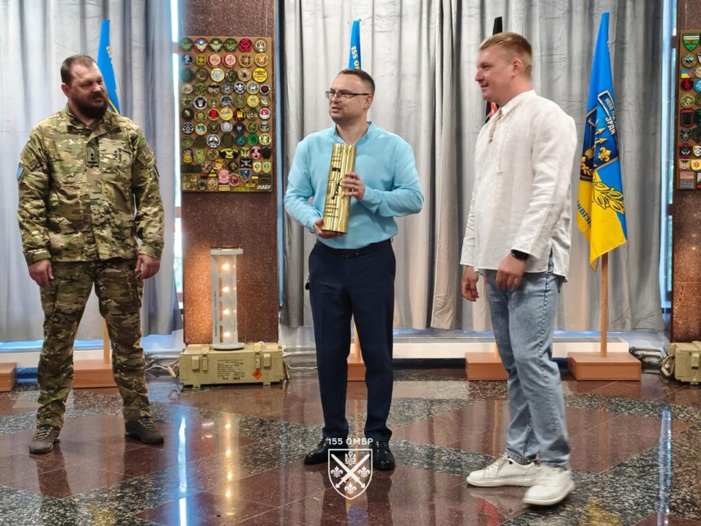 Напередодні Дня Героїв у Національному музеї-заповіднику представили виставку 155-ї ОМБр 8 Напередодні Дня Героїв у Національному музеї-заповіднику представили виставку 155-ї ОМБр 7