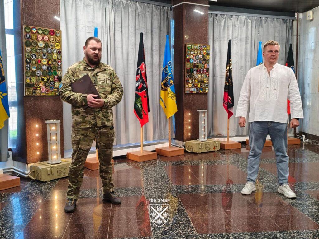 Напередодні Дня Героїв у Національному музеї-заповіднику представили виставку 155-ї ОМБр 12 Напередодні Дня Героїв у Національному музеї-заповіднику представили виставку 155-ї ОМБр 11