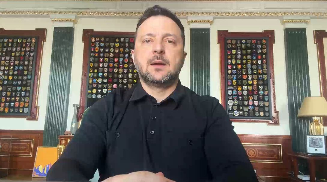 Зеленський пригрозив Лукашенку жорсткою військовою відповіддю: два білоруські вертольоти біля кордону 113