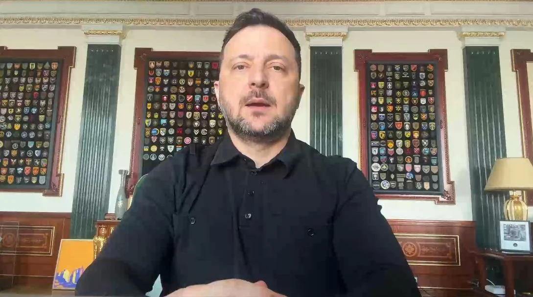 Зеленський пригрозив Лукашенку жорсткою військовою відповіддю: два білоруські вертольоти біля кордону 57