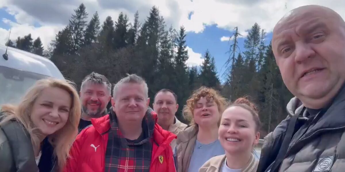 «Дякуємо за захист!»: Як зірки «Дизель Шоу» підтримали бійців ОШП «Скеля» 81