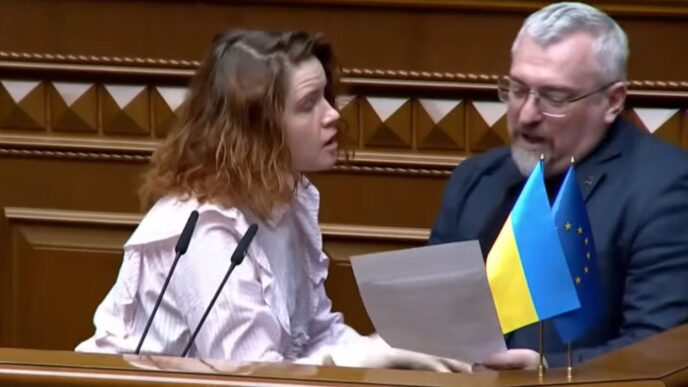 Безугла програла суд і змушена вибачатися перед Федієнком: черговий скандал нардепки 27