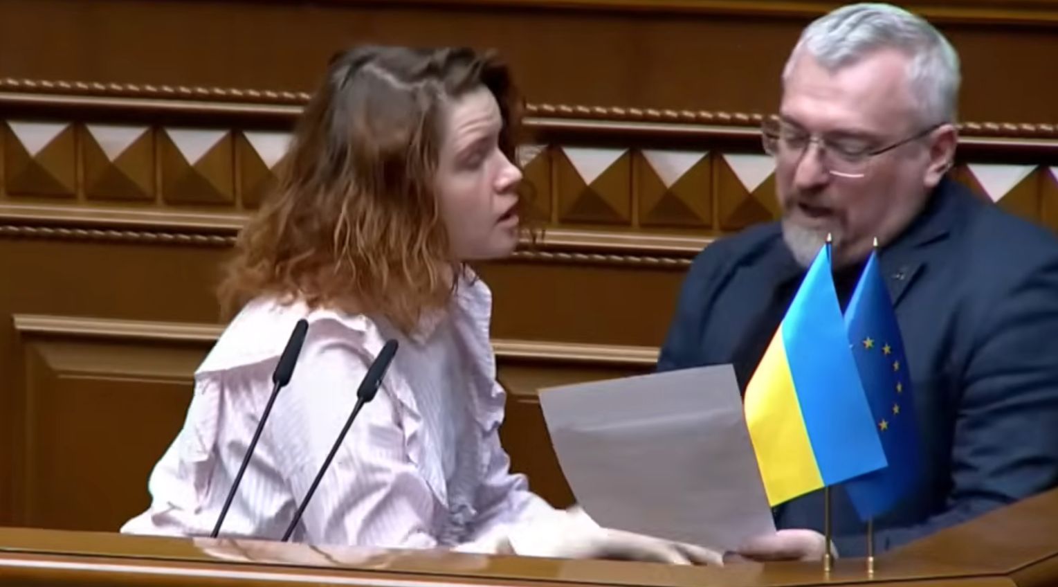 Безугла програла суд і змушена вибачатися перед Федієнком: черговий скандал нардепки 209