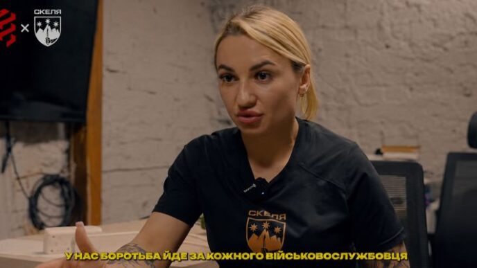 Перший окремий медичний батальйон евакуював пораненого бійця з напівоточених позицій 12 Перший окремий медичний батальйон евакуював пораненого бійця з напівоточених позицій 11
