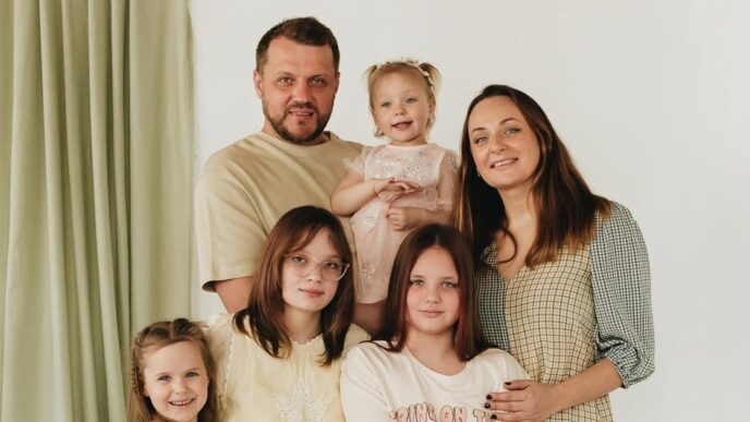 Олександр Воєвуцький очікує сина: сімейне поповнення після чотирьох донечок 8 Олександр Воєвуцький очікує сина: сімейне поповнення після чотирьох донечок 7