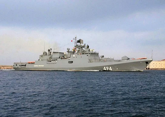 Російський фрегат відкрив вогонь по британській яхті в Ла-Манші 399