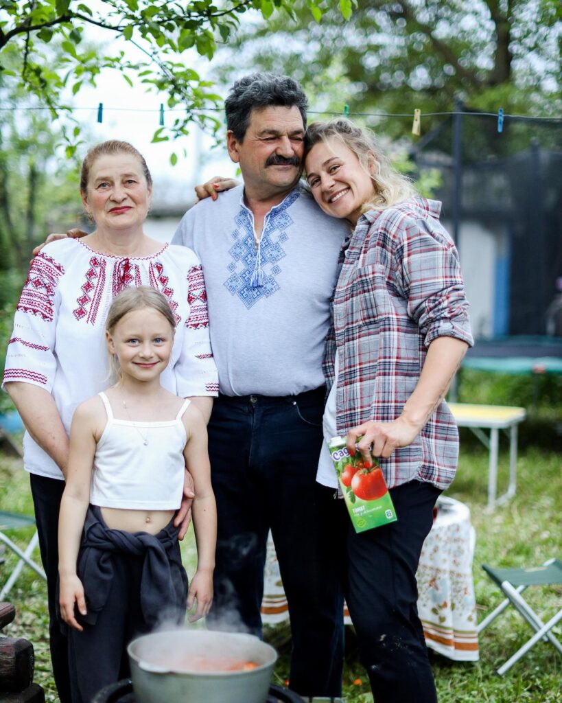 Хто така Ольга Мартиновська, біографія. Від дівчини з Миколаєва до французького орденоносця 9