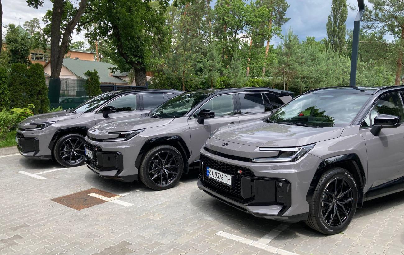 Toyota представила в Україні новий RAV4 2026 року та три електромобілі – ціни, технічні дані та комплектації 101