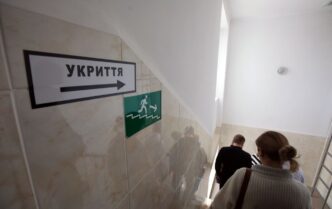 Обов’язкові засоби в укриттях під час тривоги: вода, аптечка та інші вимоги 2026 9