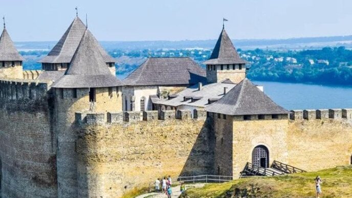 18 червня 2026 р.: День дільничного офіцера, пам’ять святого Леонтія та міжнародні свята 20 18 червня 2026 р.: День дільничного офіцера, пам’ять святого Леонтія та міжнародні свята 19