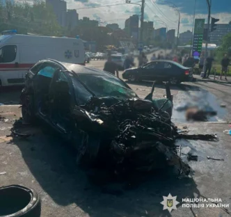 ЖАХЛИВЕ ДТП. 4 загиблих і 3 поранених: Mercedes на шаленій швидкості влетів у пішохідну зону в Києві 19