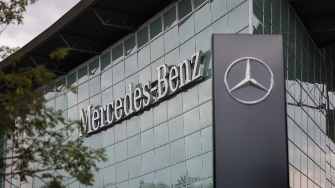 Mercedes‑Benz підписав оборонний контракт на розробку мобільних систем протиповітряної оборони 12 Mercedes‑Benz підписав оборонний контракт на розробку мобільних систем протиповітряної оборони 11