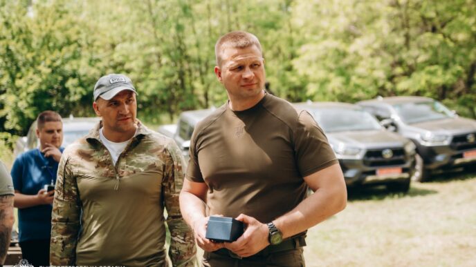 4 Пікапи, 3 Роботи та 50+ Дронів: Як Дніпропетровщина Підтримує Полк «Скеля» 83