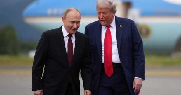 Трамп майже погодився передати українські території Путіну — заявив Макрон 3