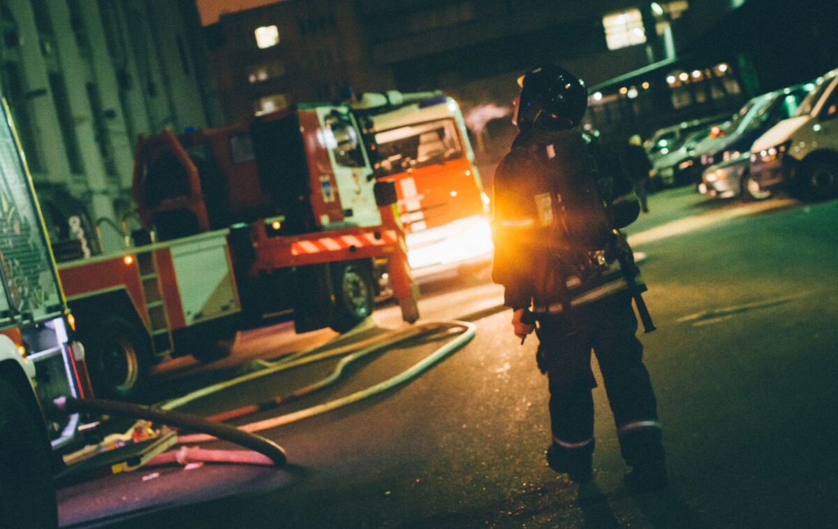 Вибухи і пожежа на підстанції в Маріуполі 33
