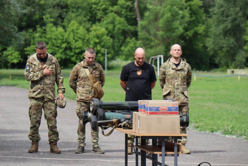 Сила, дух і патріотизм: вишкіл від полку "Скеля" для випускників громади 19