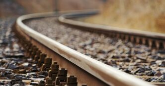 Два пасажирські потяги зіткнулися в Бедфорді: загинув машиніст, поранено 90 осіб 25