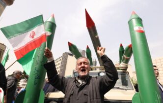 Іран оголосив про удари у відповідь на американські атаки 9