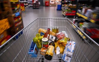 Дефіцит продуктів у Криму: обмеження продажу цукру, круп і борошна 5