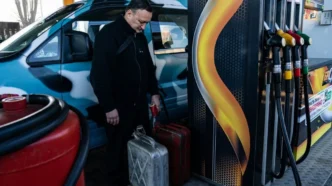 Обмеження продажу бензину в РФ: ліміти на 25 % АЗС країни 377