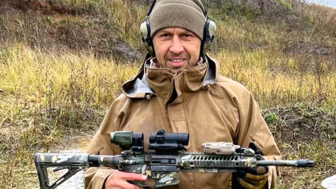 Скандал в полку "Скеля": офіцер ЗСУ Оністрат піддав сумніву розслідування преси 43