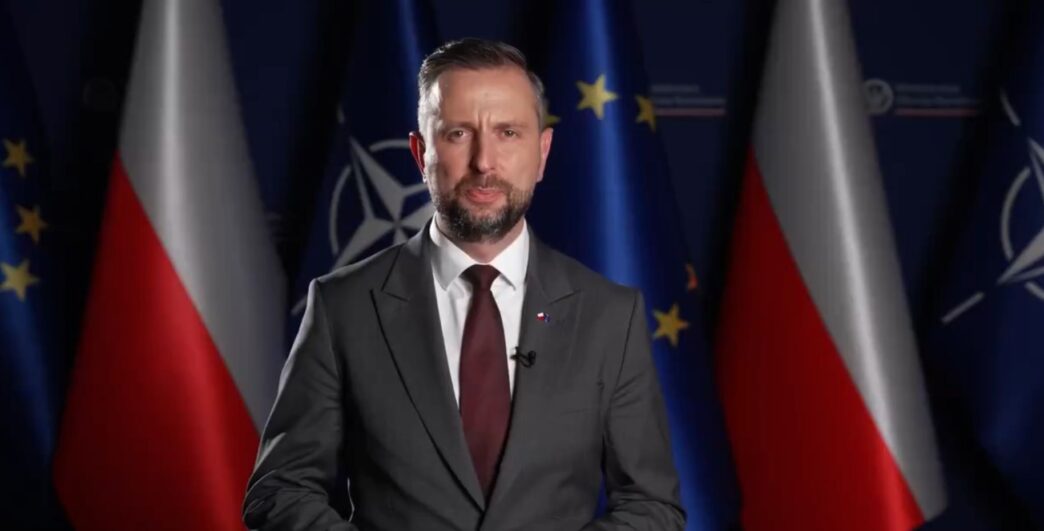 Польща вимагає скасувати «Героїв УПА»: міністр оборони звернувся до Зеленського 4 Польща вимагає скасувати «Героїв УПА»: міністр оборони звернувся до Зеленського 3