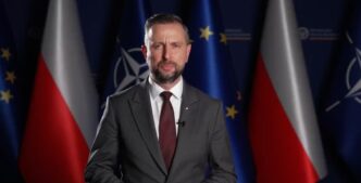 Польща вимагає скасувати «Героїв УПА»: міністр оборони звернувся до Зеленського 1