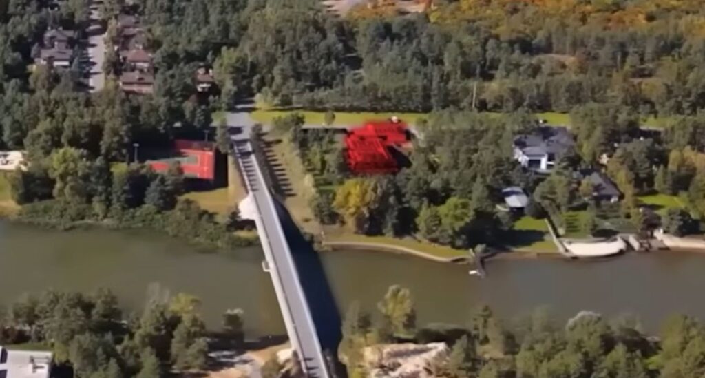 Шокуюче розкішне життя голови Нацбанку. Андрій Пишний ховає мільйони в елітному палаці на березі Дніпра 6 Шокуюче розкішне життя голови Нацбанку. Андрій Пишний ховає мільйони в елітному палаці на березі Дніпра 5