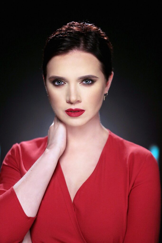 Хто така Яніна Соколова, біографія. Українська журналістка, яка перемогла рак і стала голосом правди під час війни 16 Хто така Яніна Соколова, біографія. Українська журналістка, яка перемогла рак і стала голосом правди під час війни 15