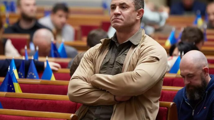 Мільйон доларів за "дах" кол-центрам: підозра Тищенку від НАБУ 20 Мільйон доларів за "дах" кол-центрам: підозра Тищенку від НАБУ 19
