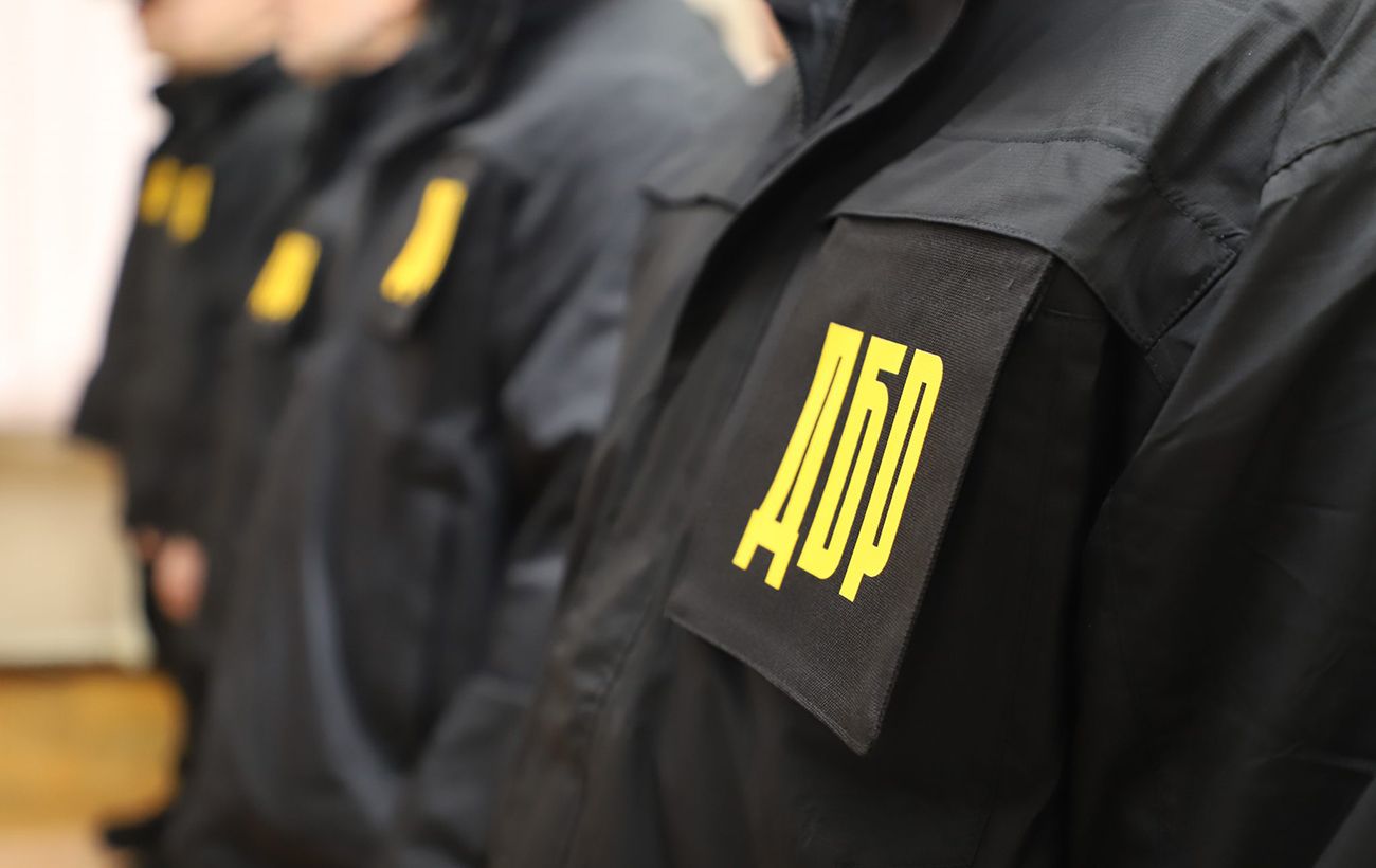 Колишній керівник оборонного заводу "Буревісник" Олександр Плотніков зламав процес приватизації: продаж обладнання та купівля розкішних авто 101