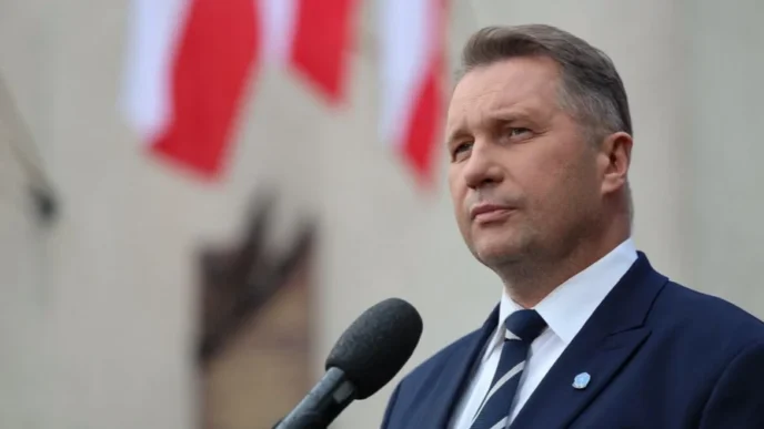 Пшемислав Чарнек від ПіС закликав зупинити всю допомогу ЄС Україні: реакція уряду 15