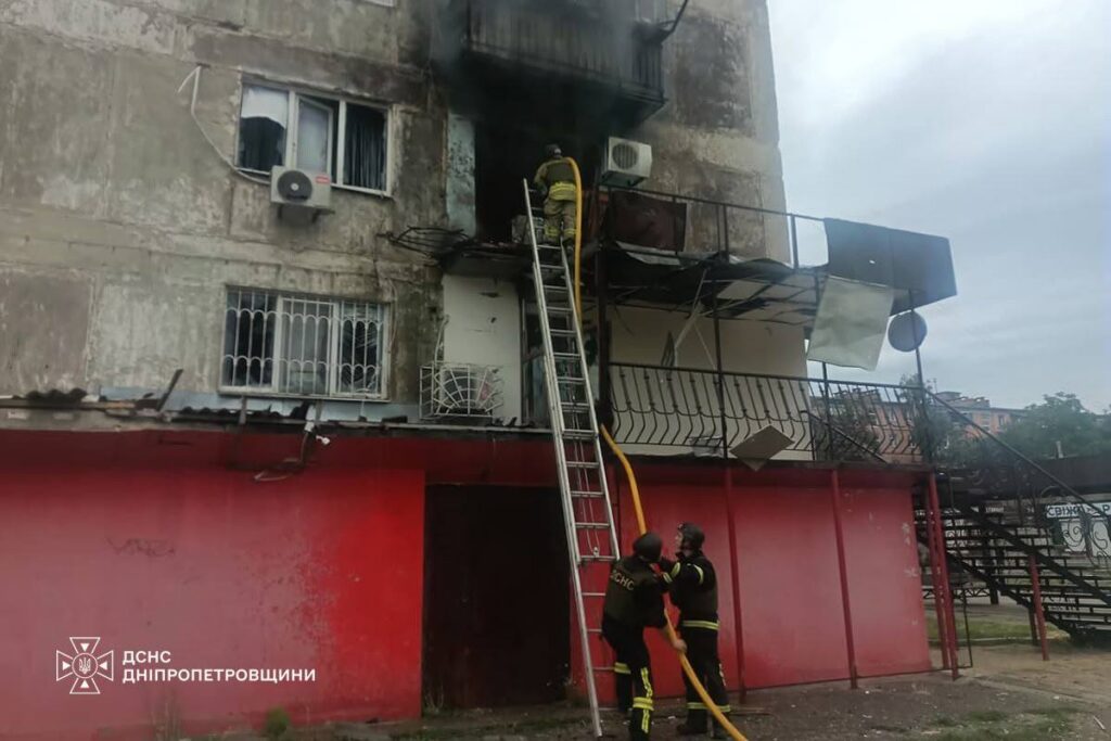 Росія вдарила КАБами по підприємству в Павлограді: 3 загиблих і 28 поранених 8 Росія вдарила КАБами по підприємству в Павлограді: 3 загиблих і 28 поранених 7