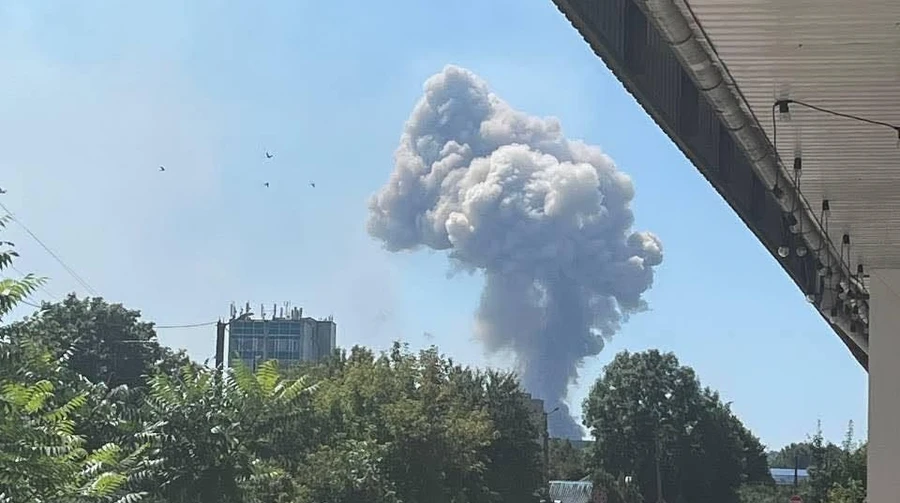 У Хмельницькому пролунали потужні вибухи без оголошення тривоги 6 У Хмельницькому пролунали потужні вибухи без оголошення тривоги 5